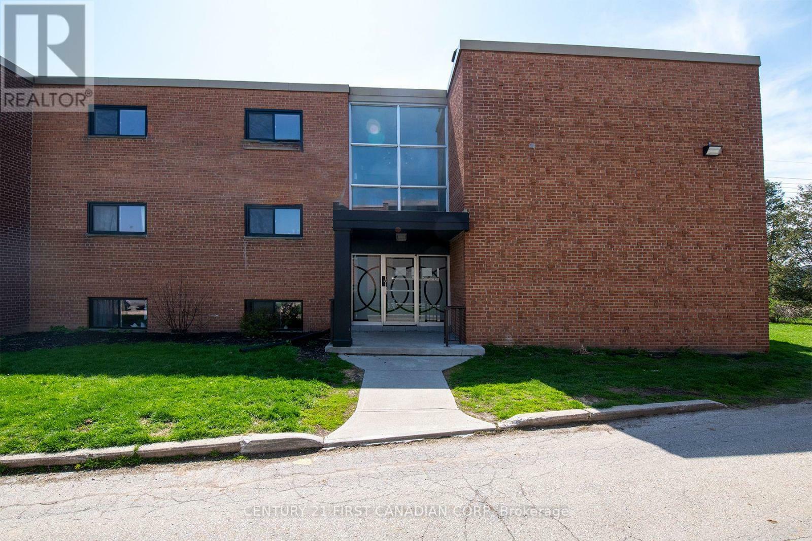 Property Photo:  1005 Notre Dame Drive  ON N6J 3C3 