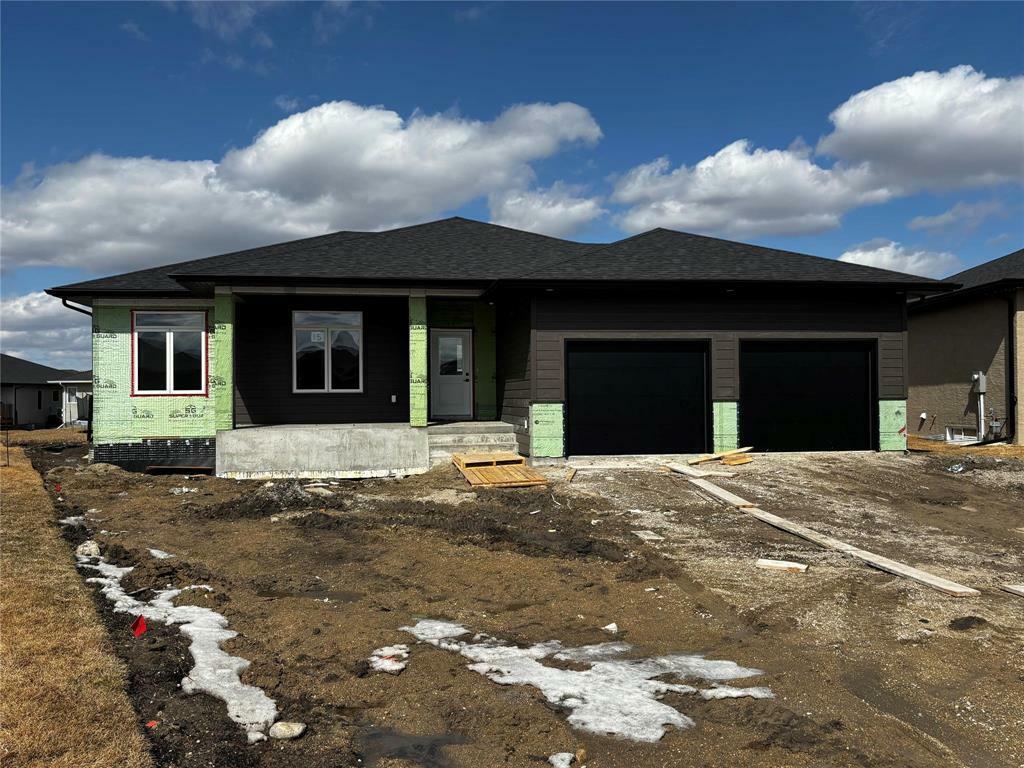 Property Photo: 15 Murano Cove MB R5G 2W1