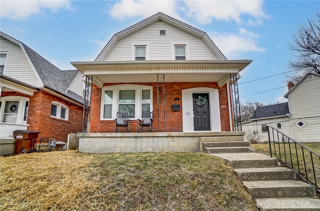 Property Photo: 825 Oak Street OH 45505