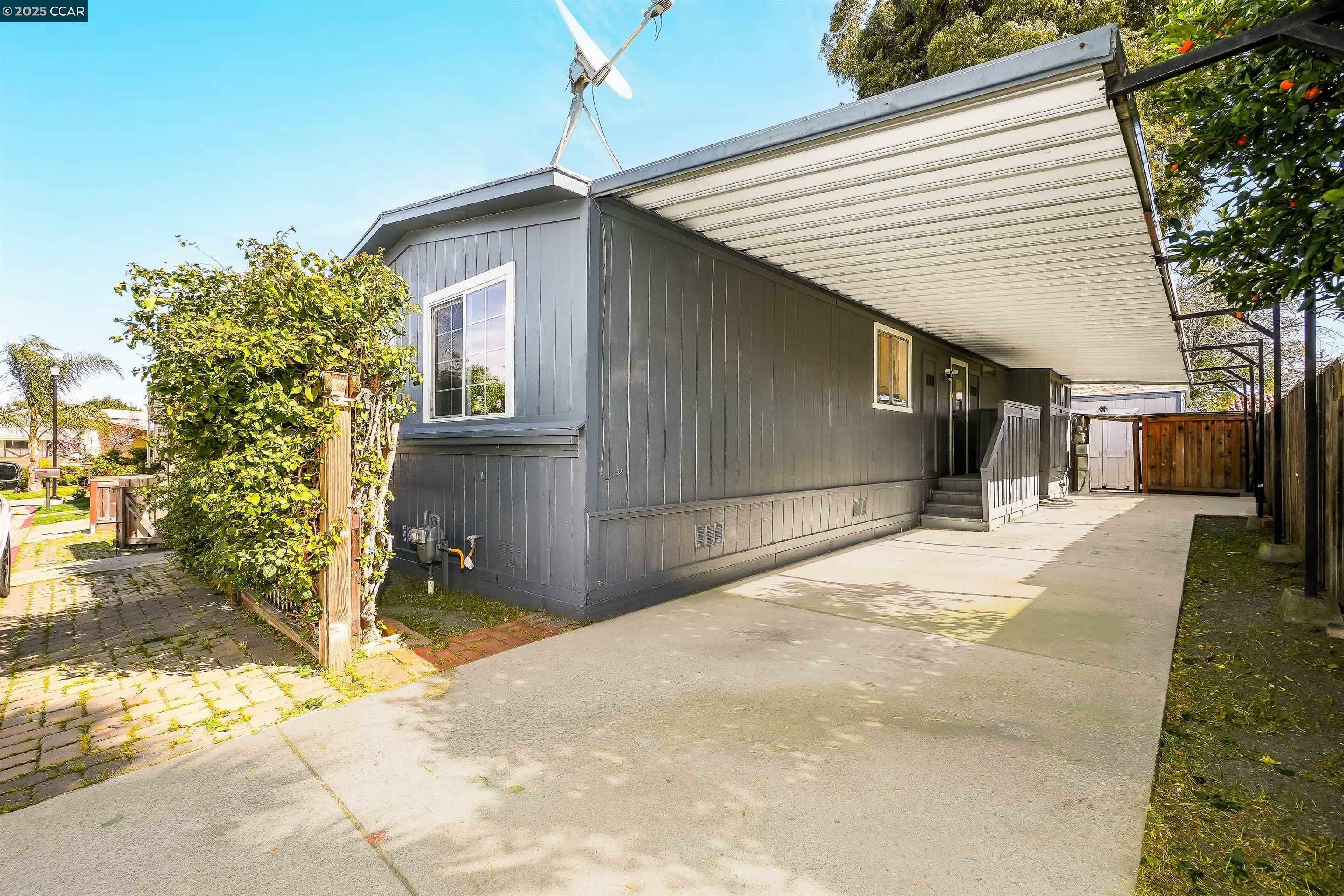 140 Maureen Cir  Pittsburg CA 94565 photo