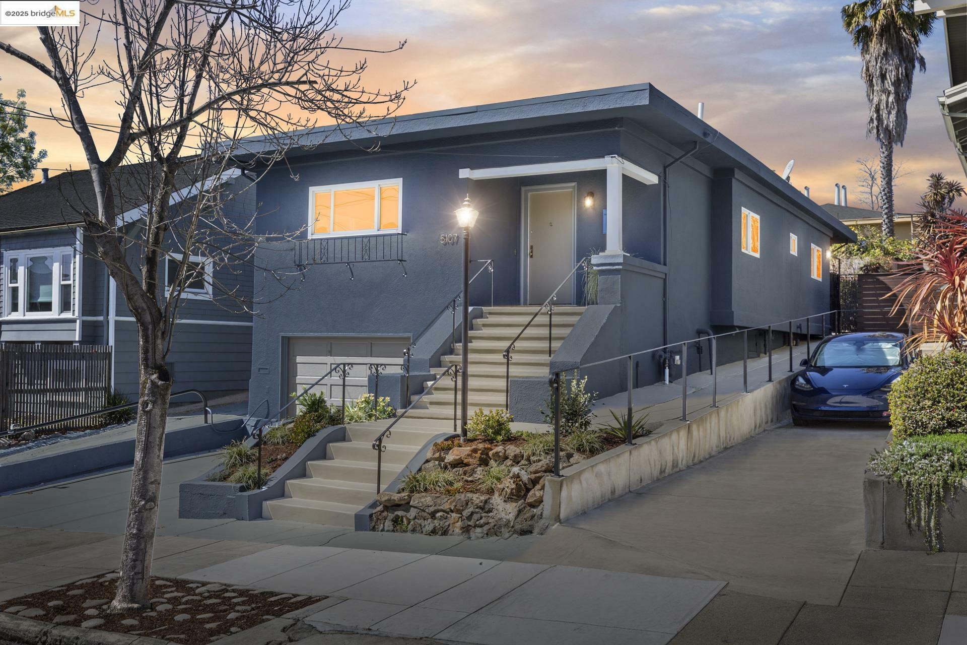 Property Photo: 5107 Desmond St CA 94618