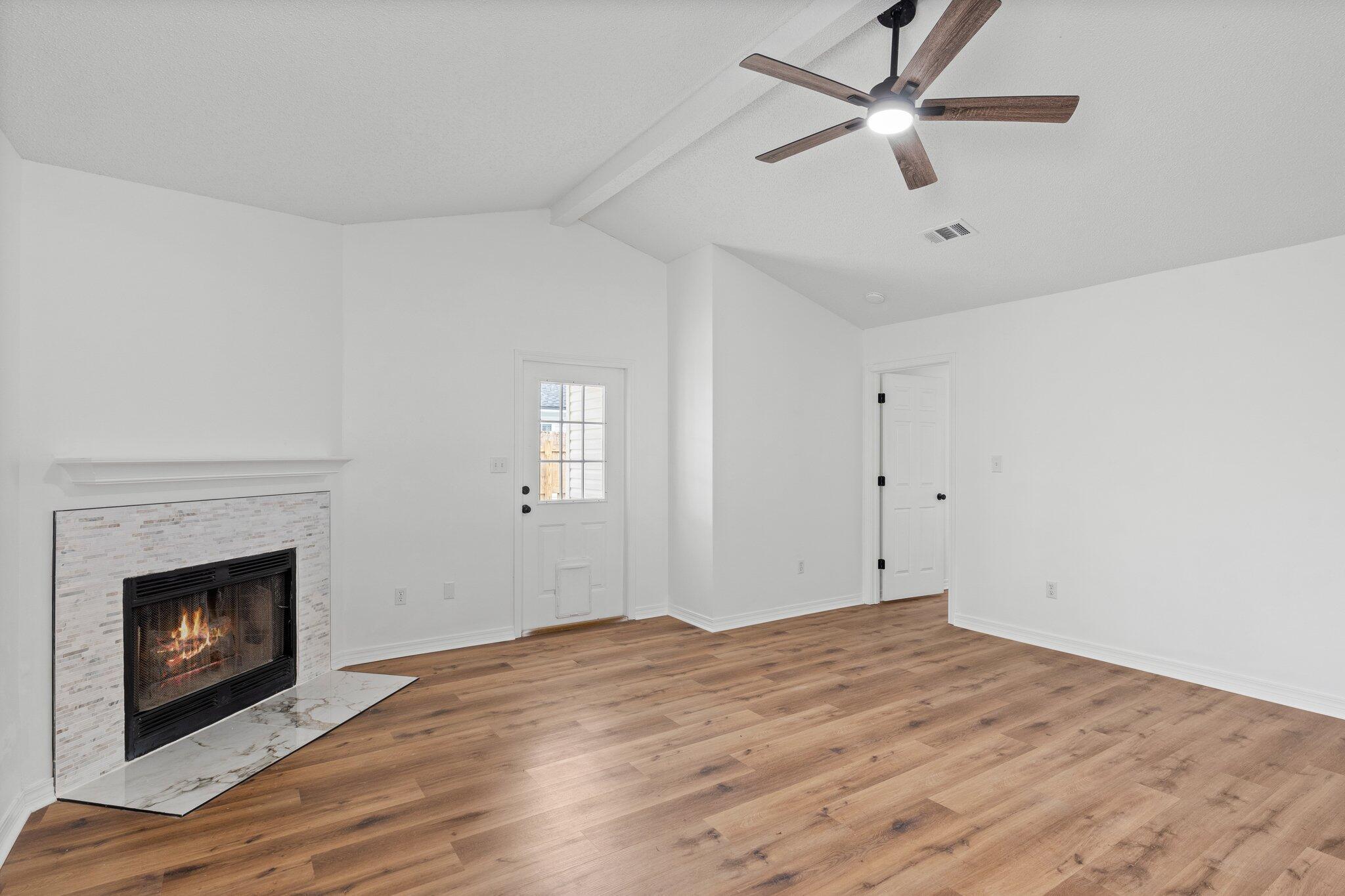 Property Photo: 991 John Wayne Circle FL 32547