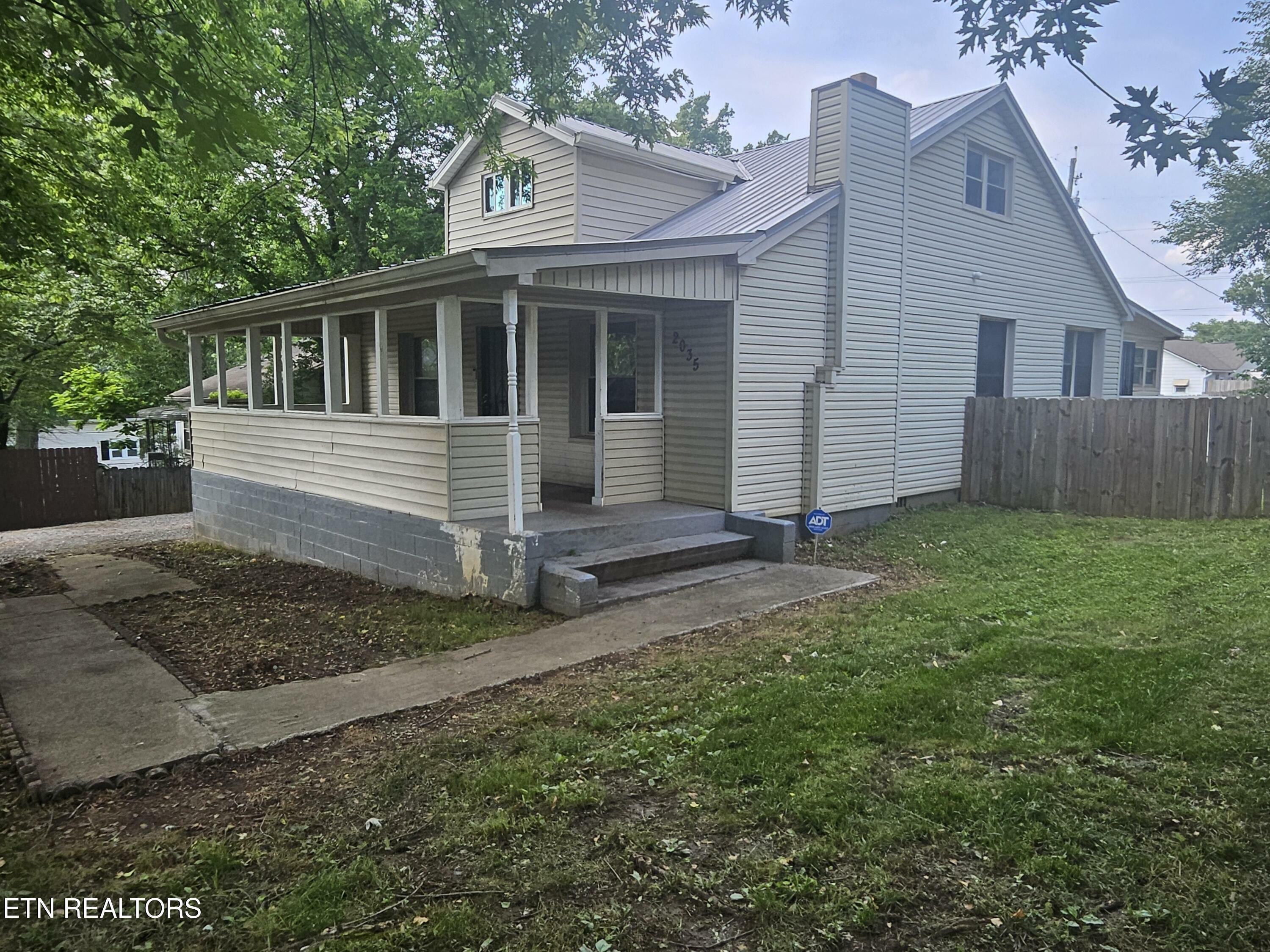 Property Photo: 2035 Boyd St TN 37921