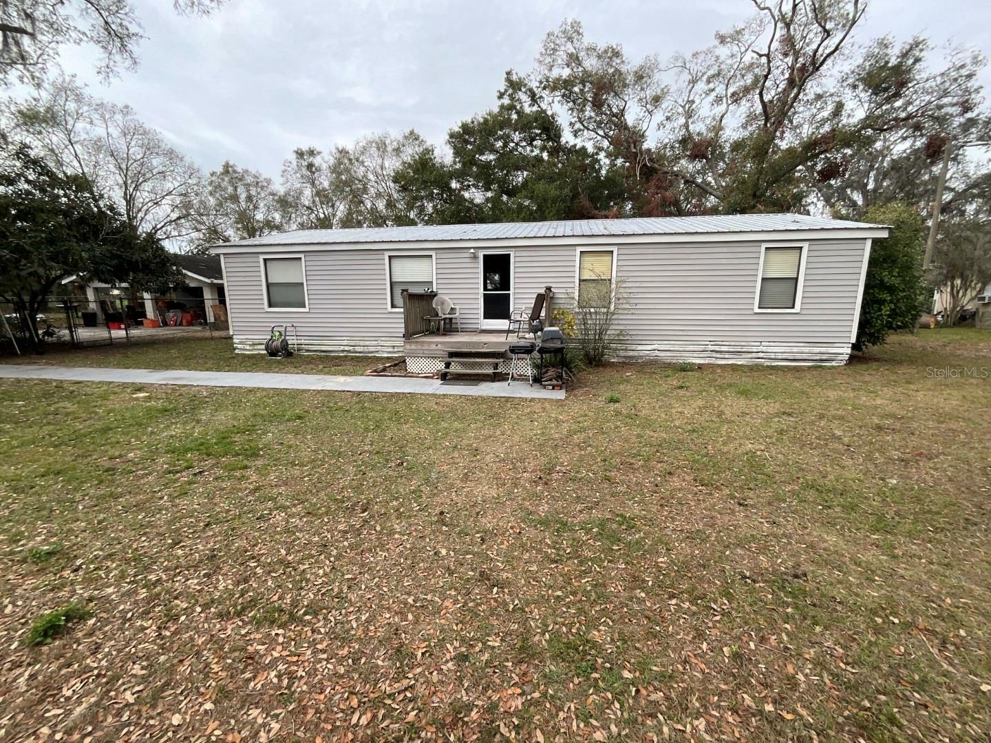 Property Photo: 1329 Wilkinson Drive FL 33566