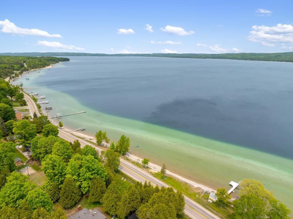 5052 Lake Shore  Boyne City MI 49712 photo