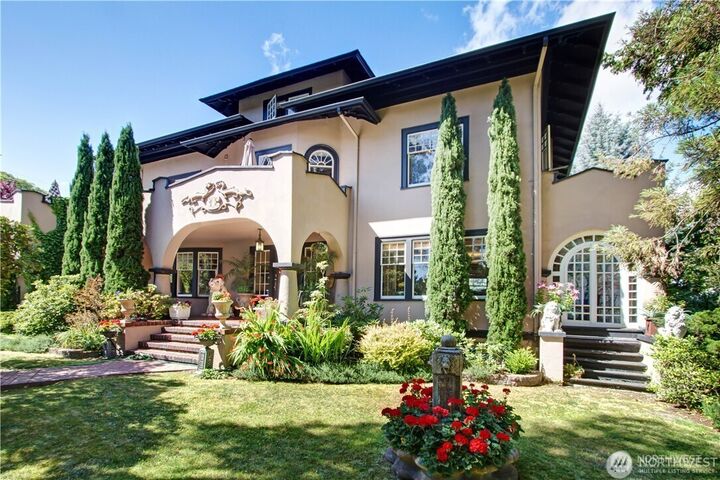 1018 E Roanoke Street  Seattle WA 98102 photo