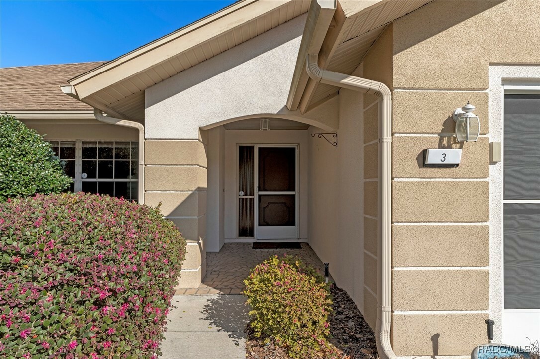 Property Photo: 3 Begonias Court FL 34446