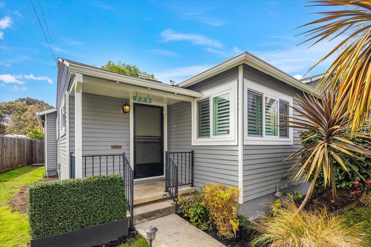 Property Photo:  220 Lindbergh Street  CA 94401 