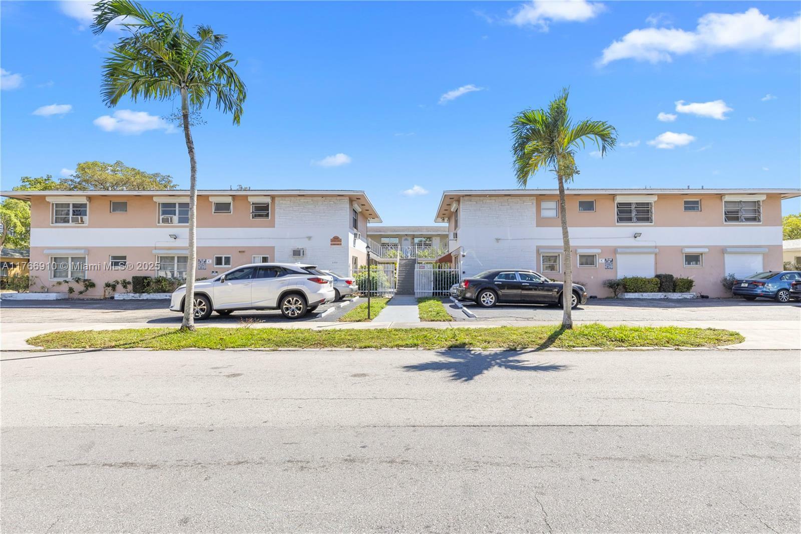 2000 Buchanan St  Hollywood FL 33020 photo