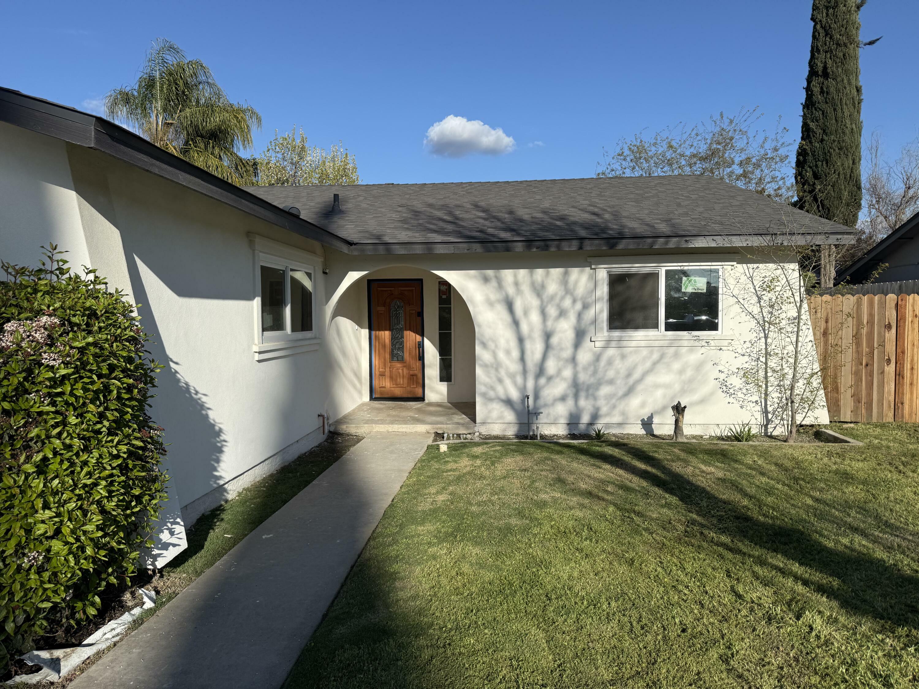 Property Photo: 2222 S Fontana Street CA 93277