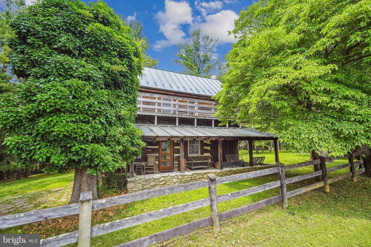 Property Photo: 18285 Foundry Road VA 20132