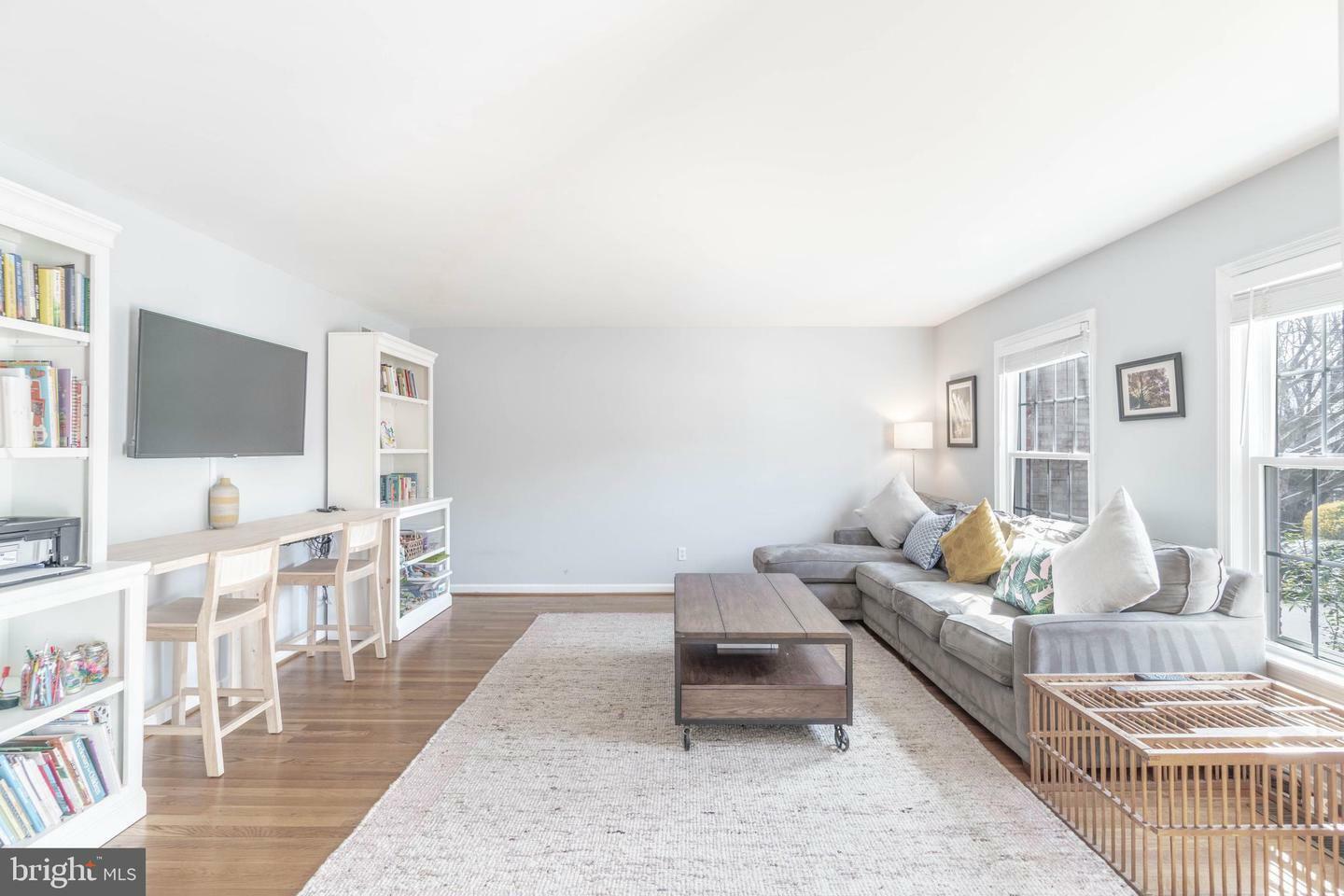 Property Photo: 9214 Graceland Place VA 22031
