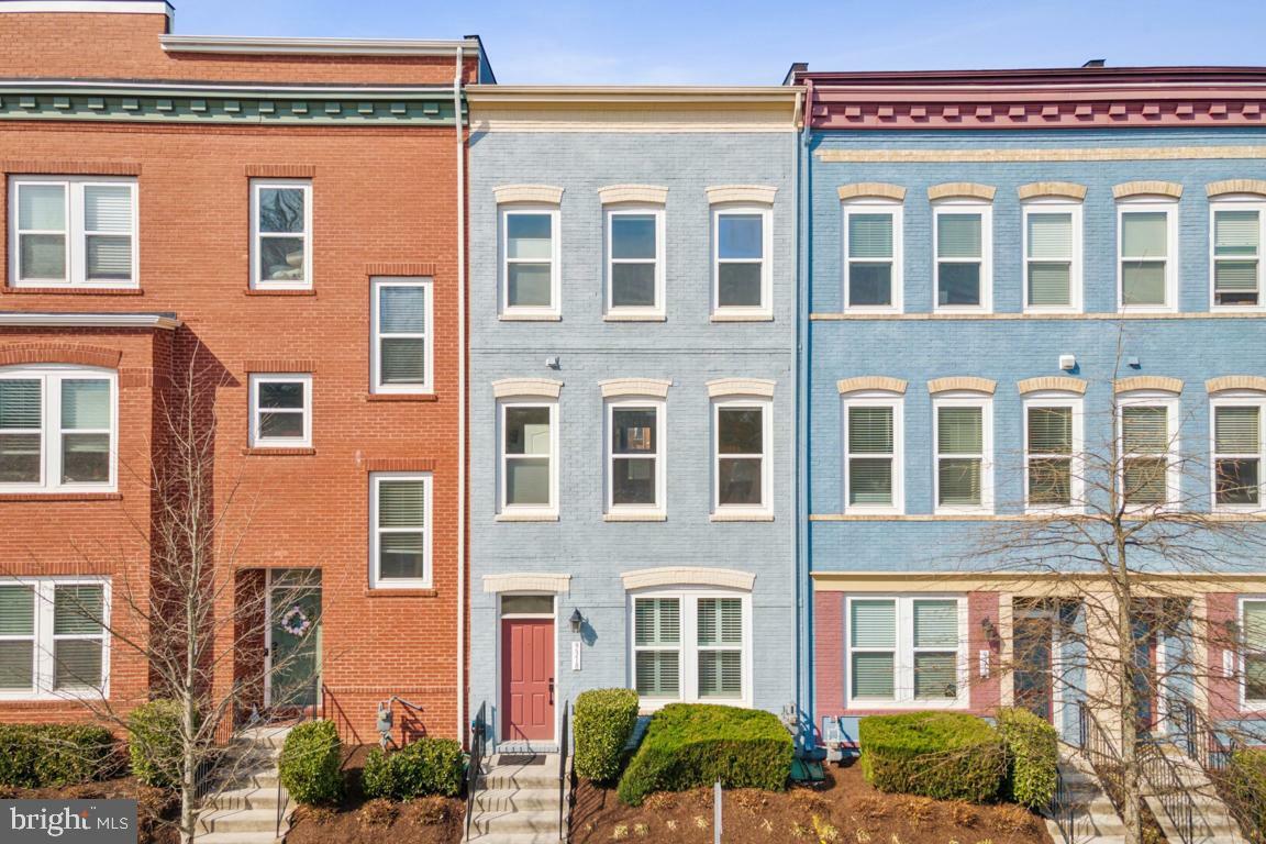 Property Photo: 9318 Fairview Avenue VA 20110