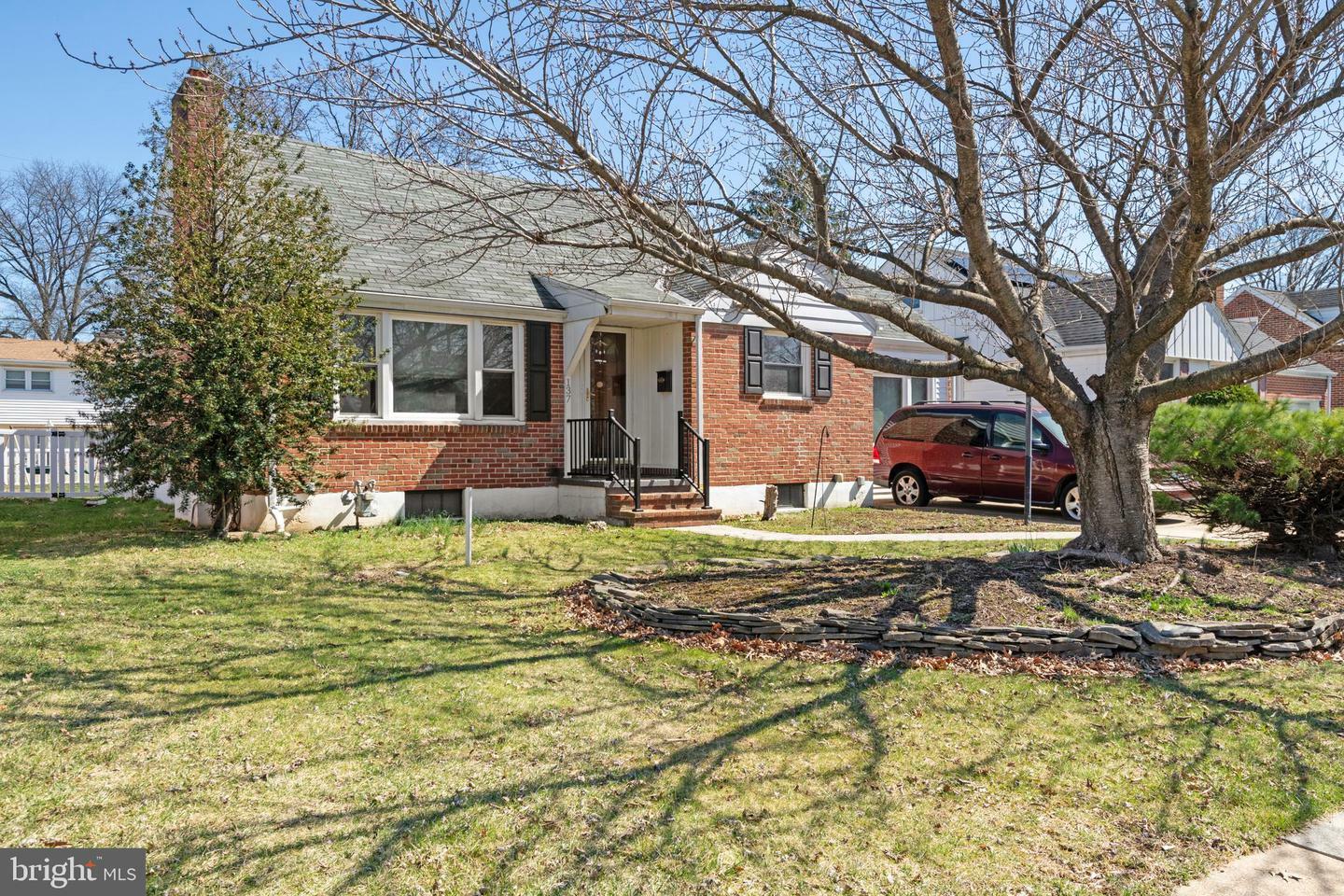 Property Photo: 137 S Vernon Street PA 17402