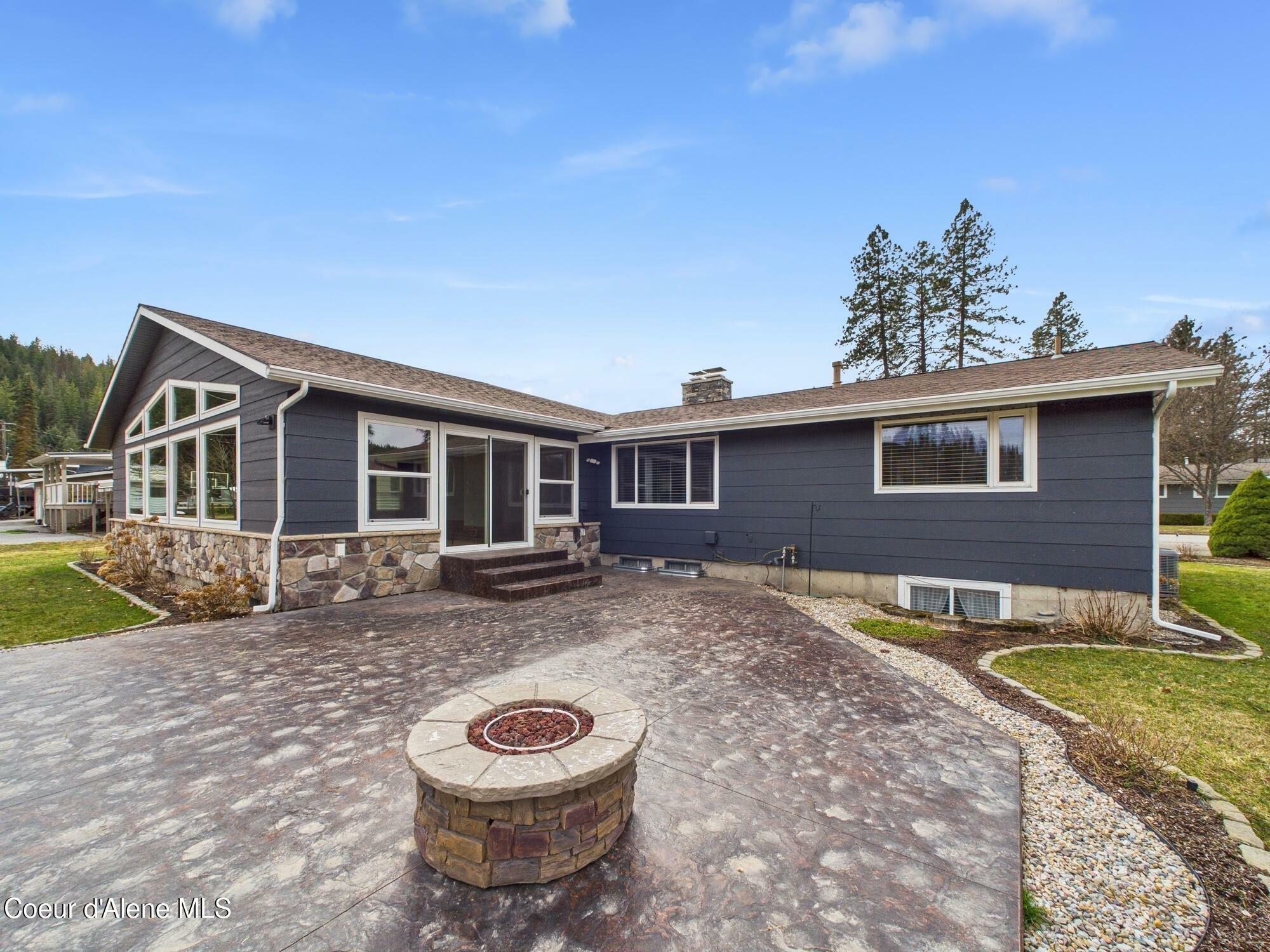 307 Woodland Dr  Pinehurst ID 83850 photo