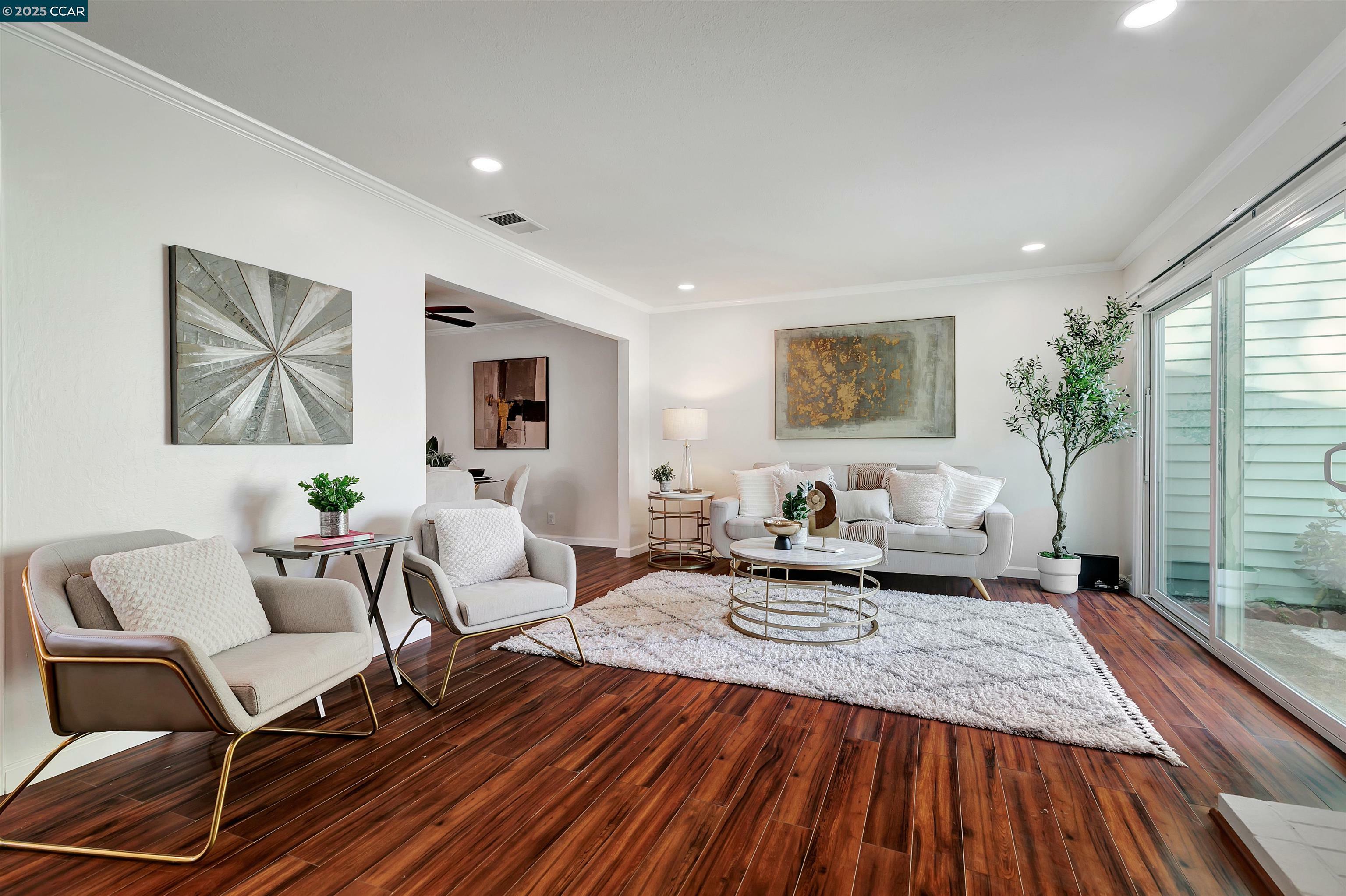 Property Photo: 19 Marques Pl CA 94526