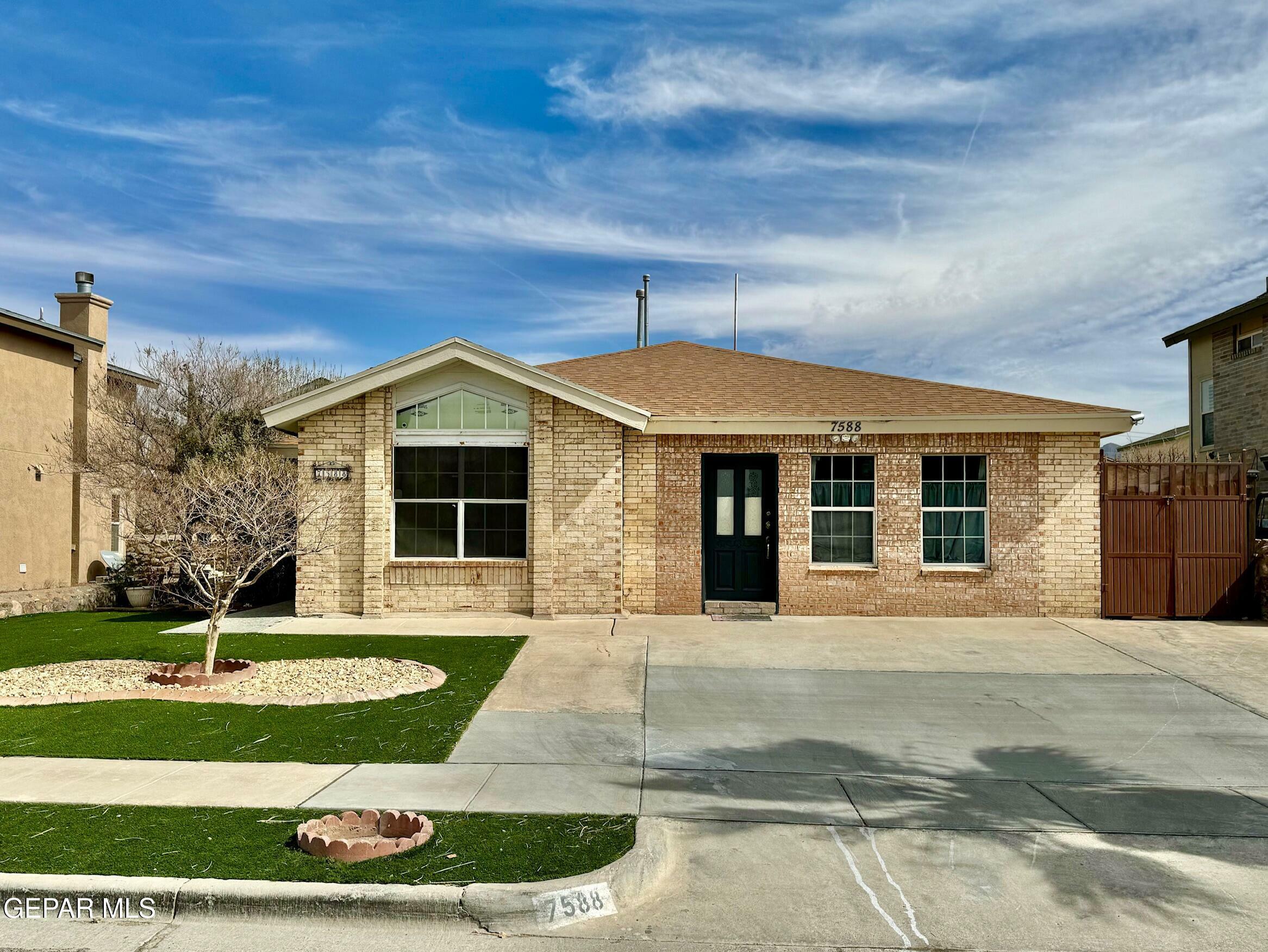 7588 Plaza Taurina Drive  El Paso TX 79912 photo