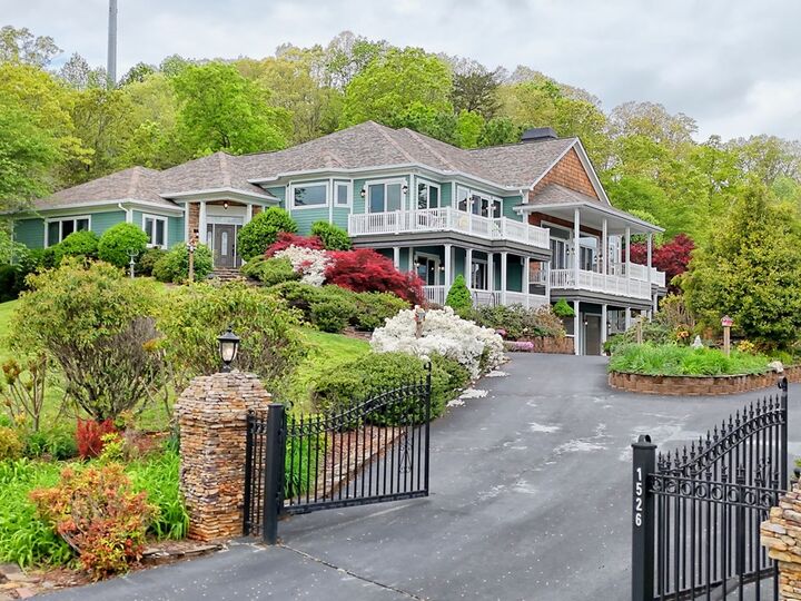 Property Photo: 1526 Cedar View Lane GA 30546