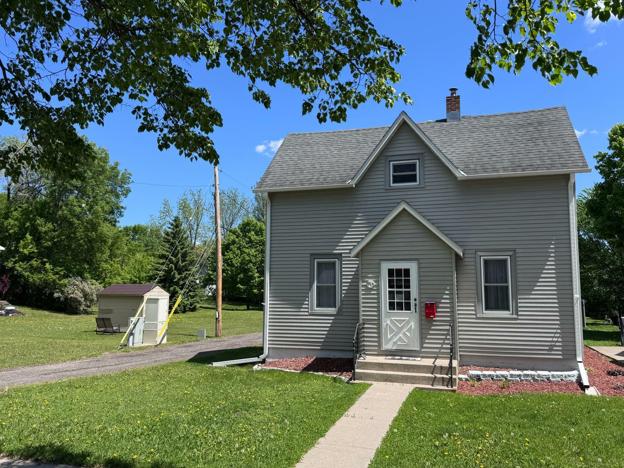 Property Photo:  915 S Union Avenue  MN 56537 