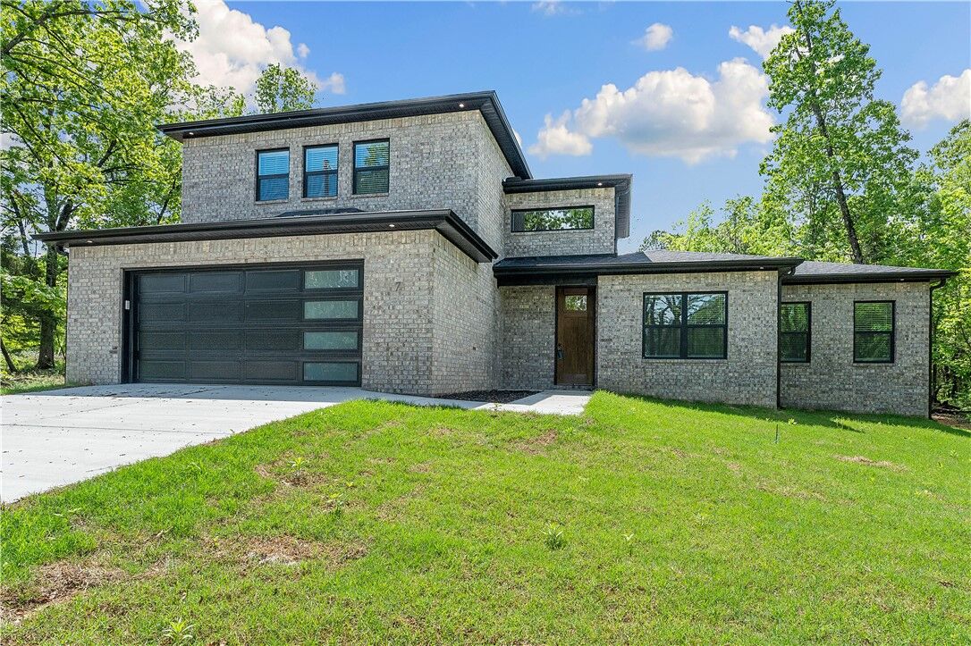 Property Photo:  7 Ironside Lane  AR 72715 