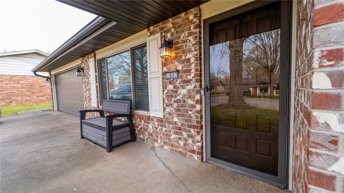 Property Photo:  1807 Joye Street  AR 72762 