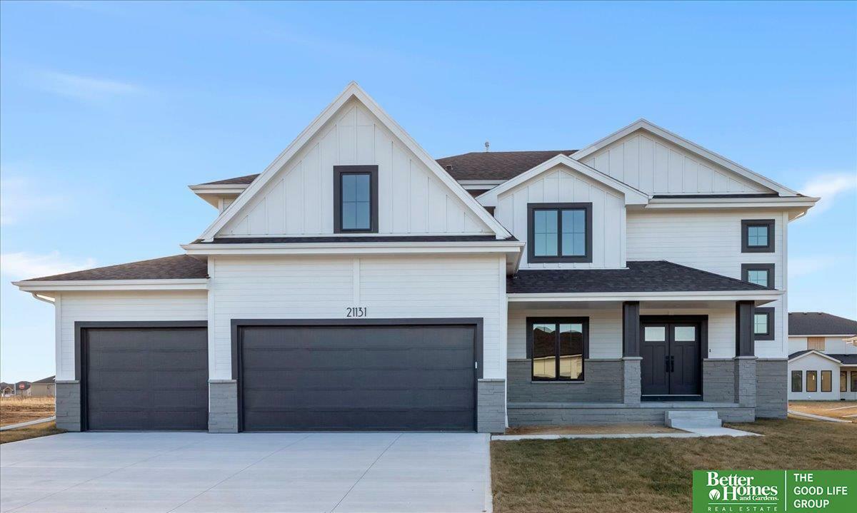 Property Photo: 5507 N 213th Street NE 68022