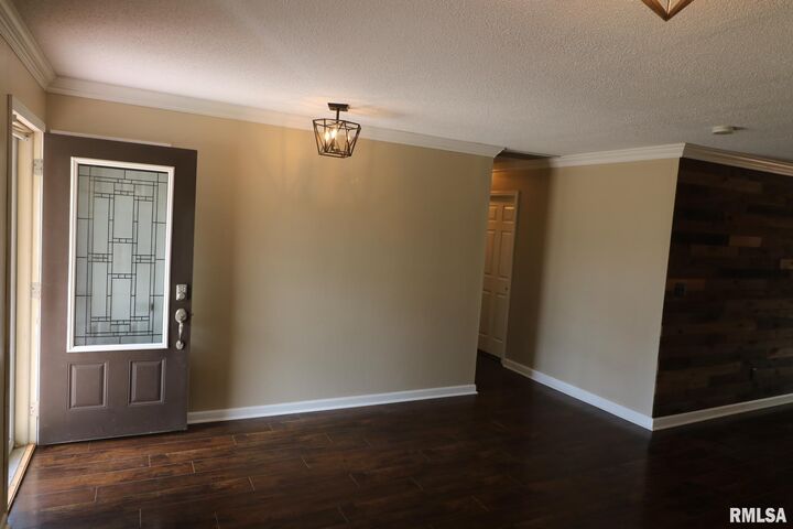 Property Photo: 914 Valley Drive IL 62918