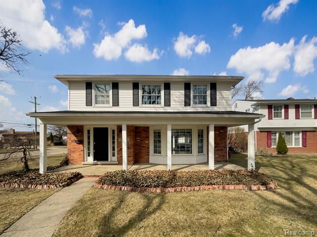 Property Photo: 29846 Buckingham Street MI 48154