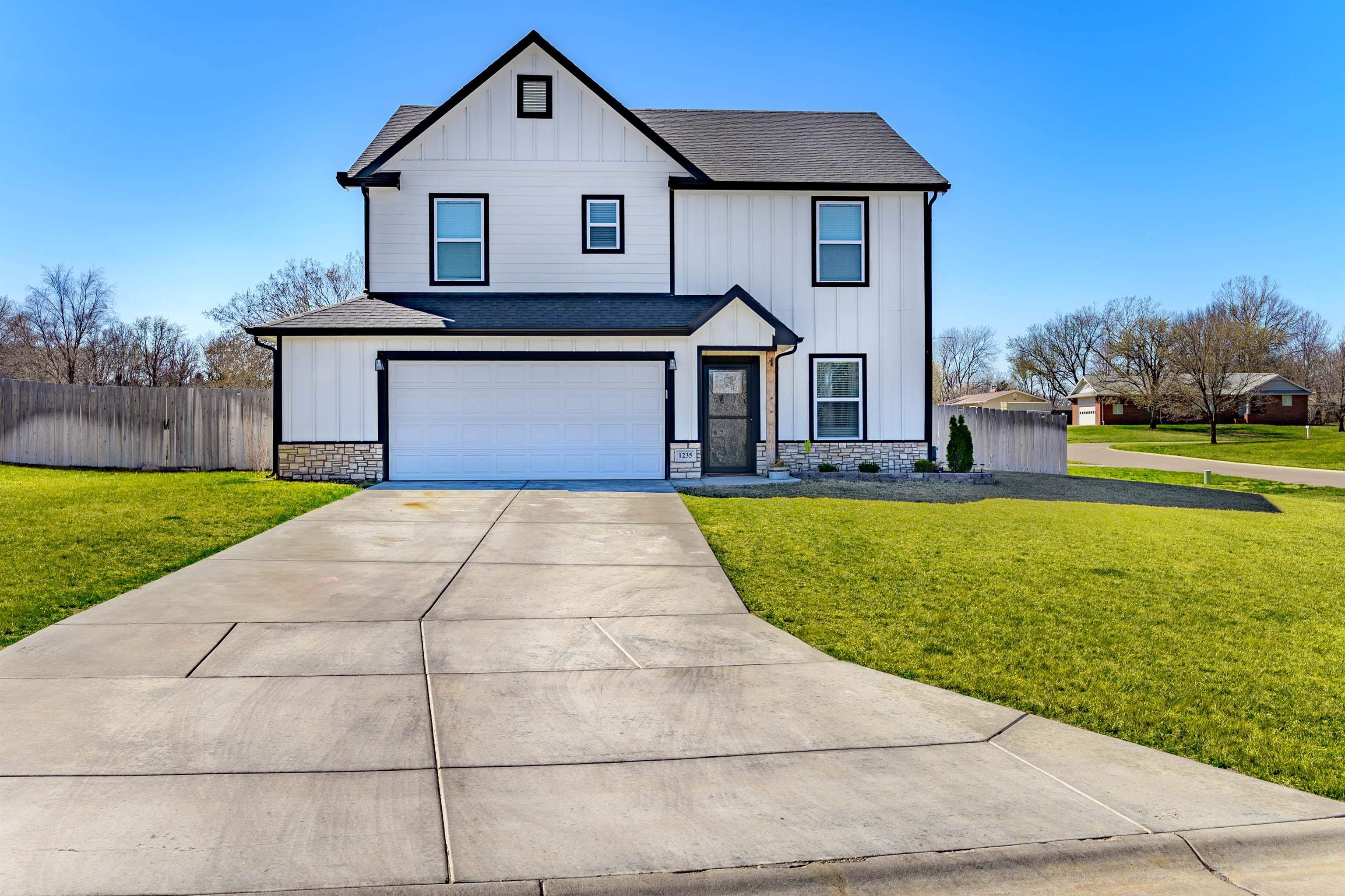 Property Photo: 1235 Skyview Dr KS 67042