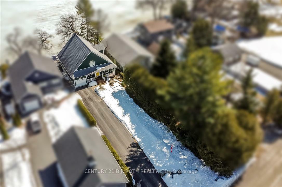Photo de la propriété: 3931 Menoke Beach Road ON L3V 0T9