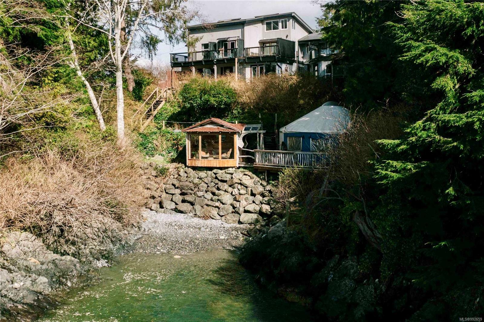 Property Photo: 201 Main St BC V0R 2Z0