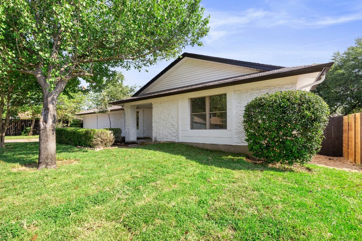 Property Photo: 1004 Cripple Creek Drive TX 78758