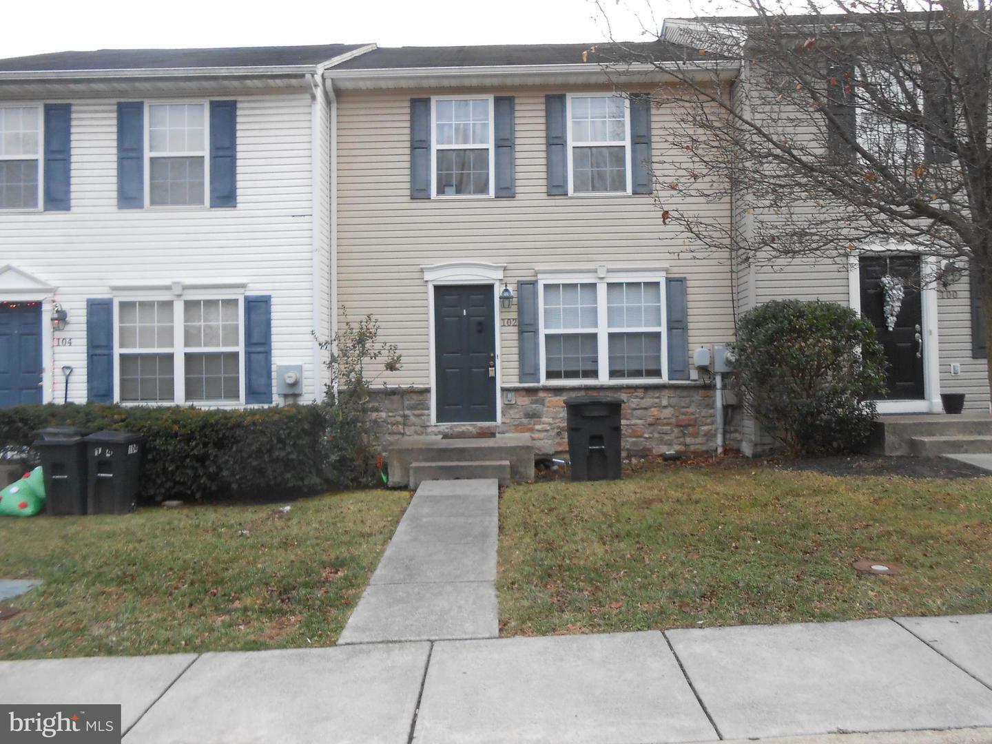 Property Photo: 203 Eastside VA 22602
