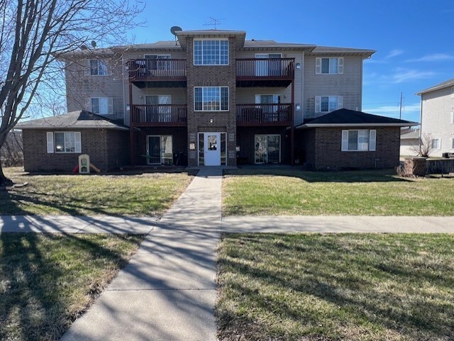 Property Photo: 651 Kimberlite Street 651 IA 52340