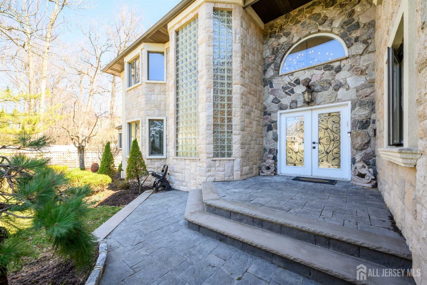 17 Gallo Way  Edison NJ 08820 photo