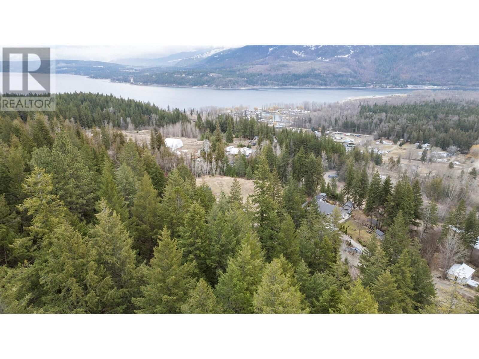 Photo de la propriété: 2481 Squilax-Anglemont Road BC V0E 1M4