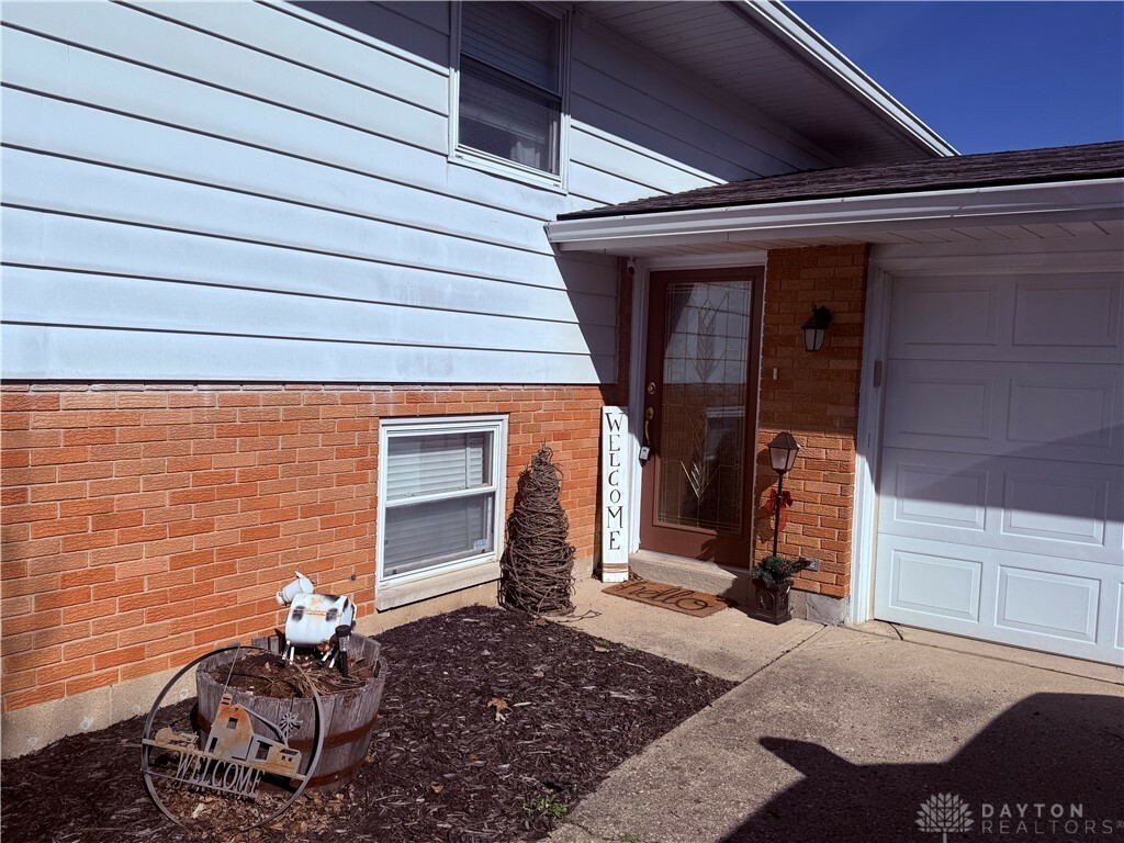 Property Photo: 8138 Philadelphia Drive OH 45324
