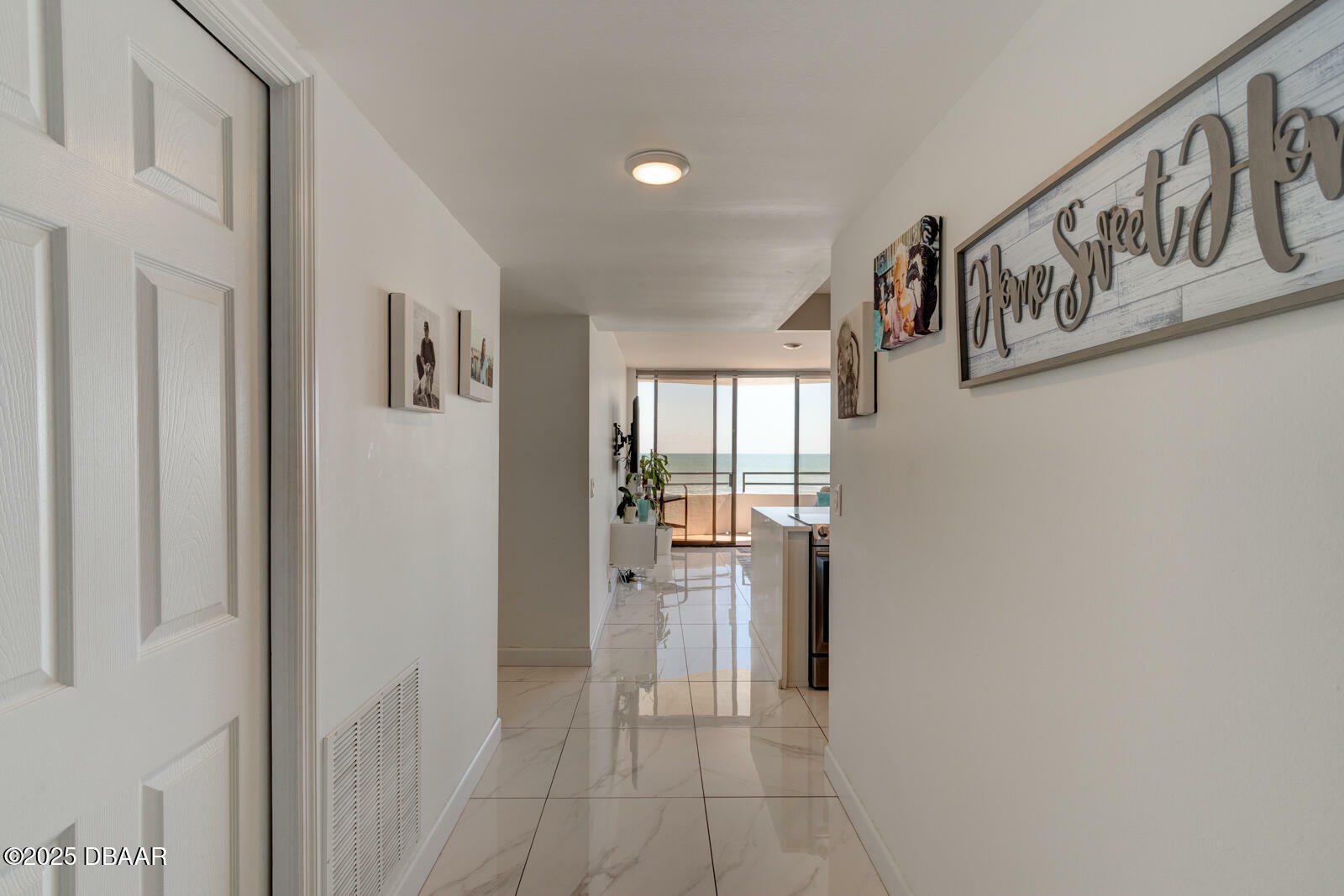 Property Photo: 2828 N Atlantic Avenue FL 32118