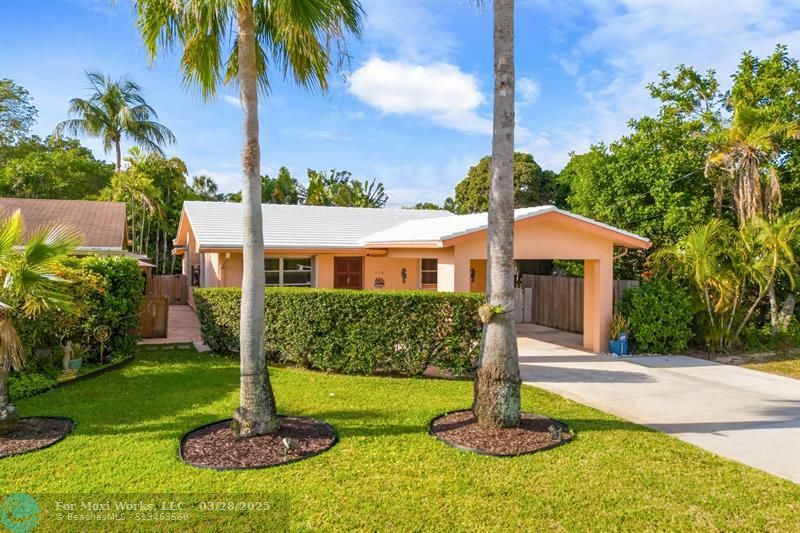 Property Photo: 712 NE 34th Ct FL 33334
