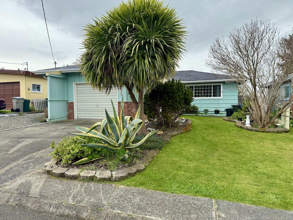 Property Photo: 1686 Ronald Avenue CA 95540