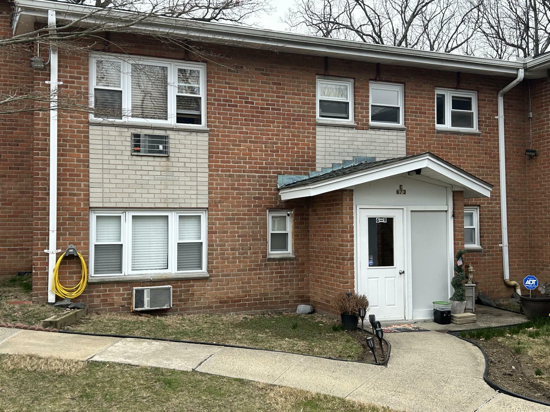 Property Photo: 673 Pelham Road E9 NY 10805