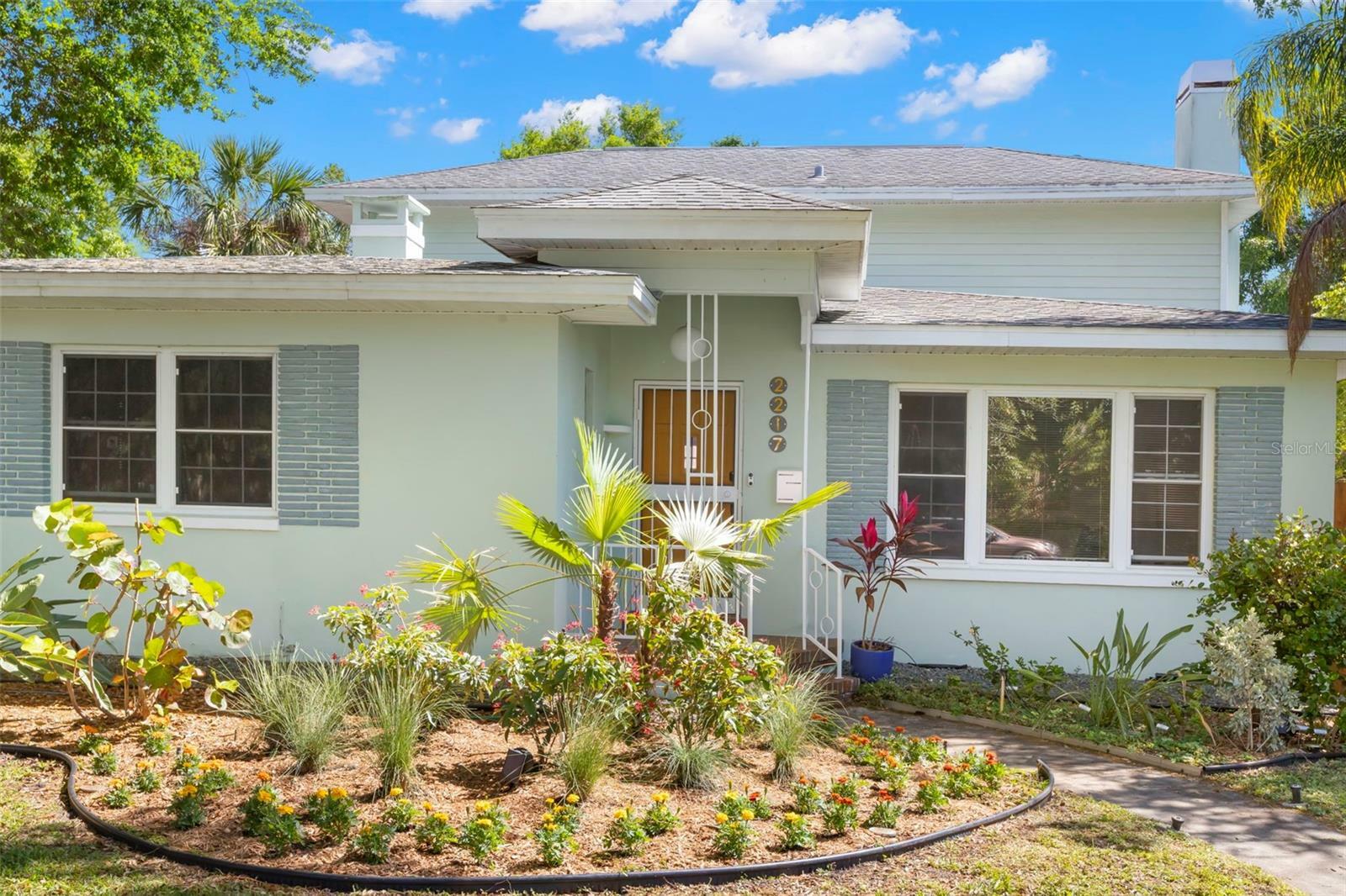 Property Photo: 2217 Brevard Road NE FL 33704