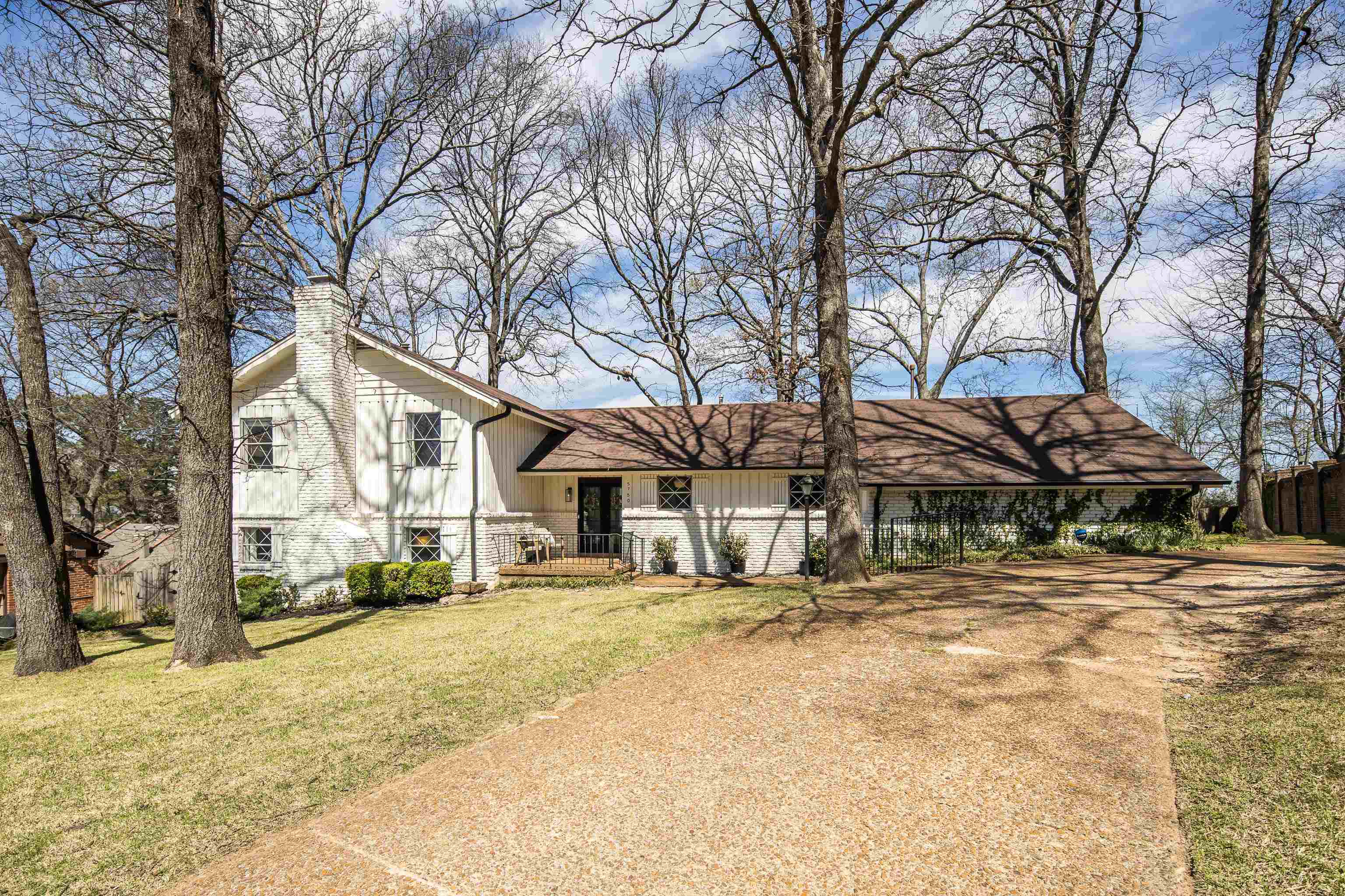 Property Photo: 5750 Woodbriar Cv TN 38120