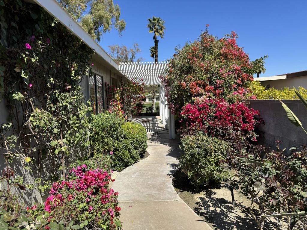 Property Photo: 74678 Gaucho Way CA 92276