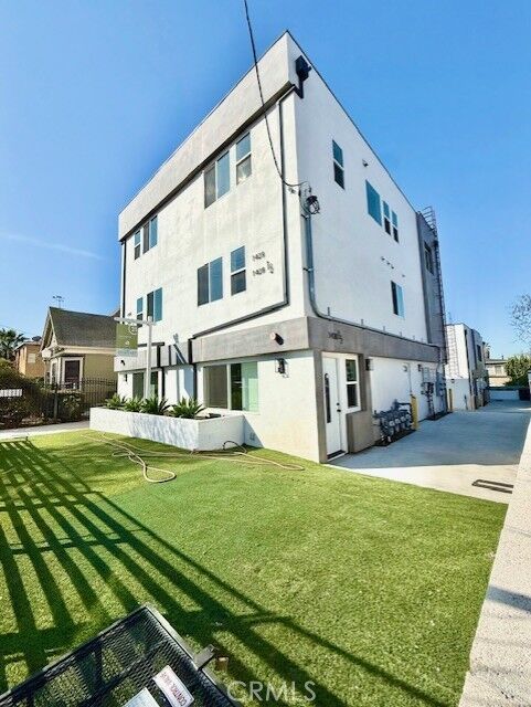 Property Photo: 1430 Pennsylvania Avenue CA 90033