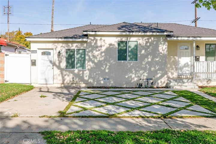 Property Photo:  8002 Hazeltine Avenue  CA 91402 