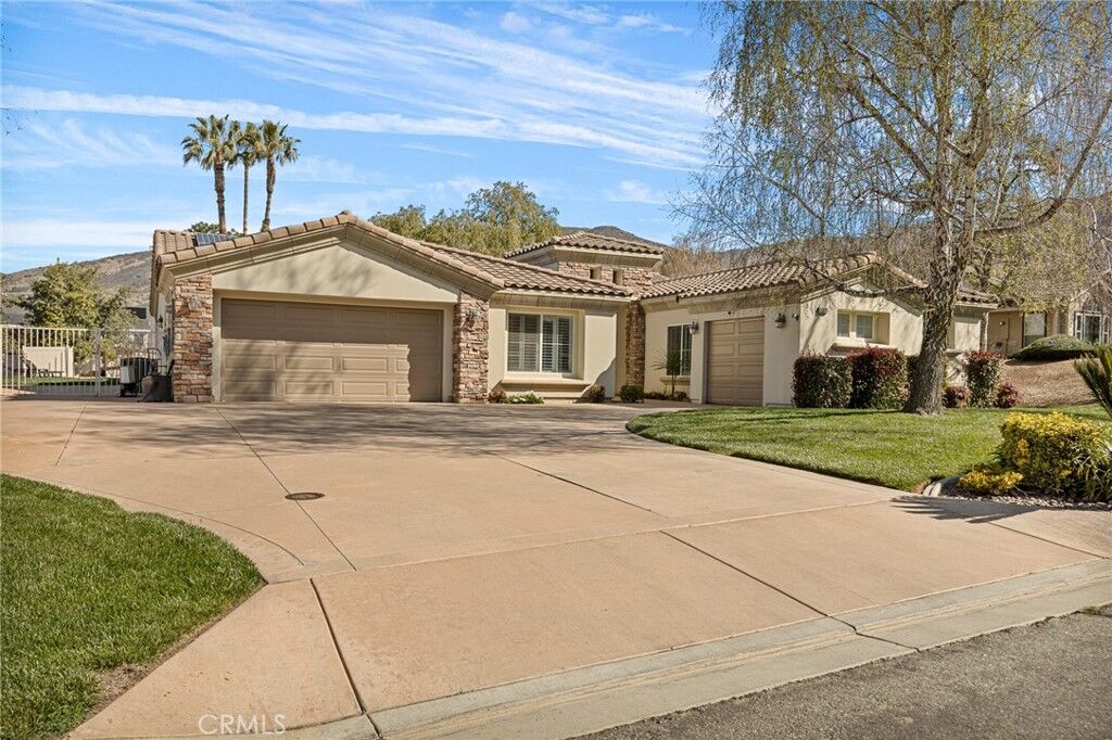 Property Photo: 35536 Sleepy Hollow Lane CA 92399