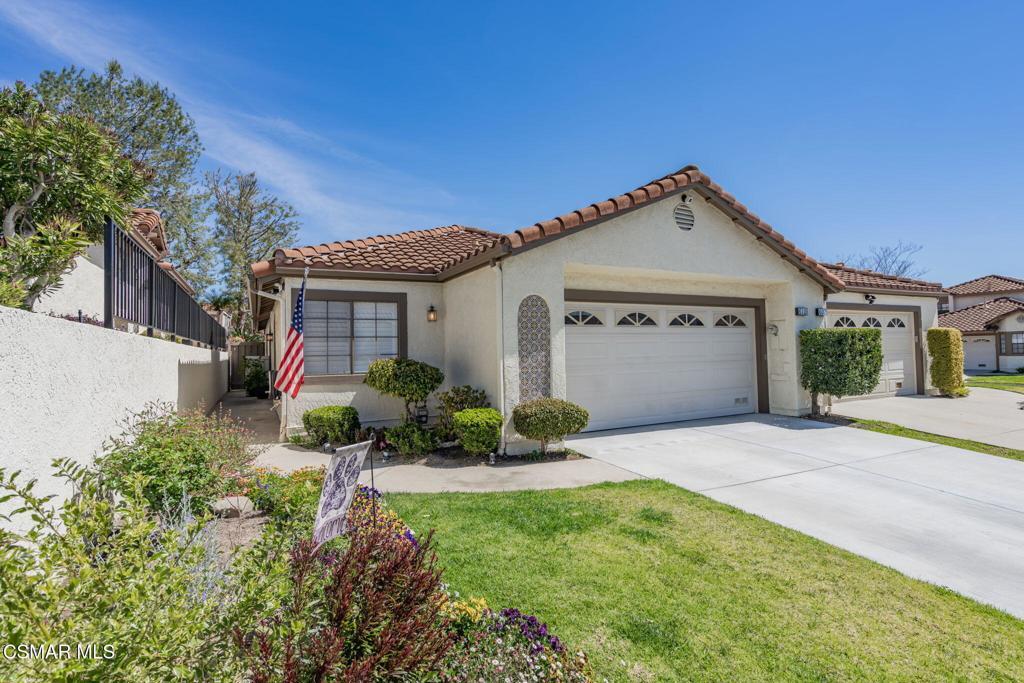 Property Photo:  610 Cartpath Place  CA 93065 