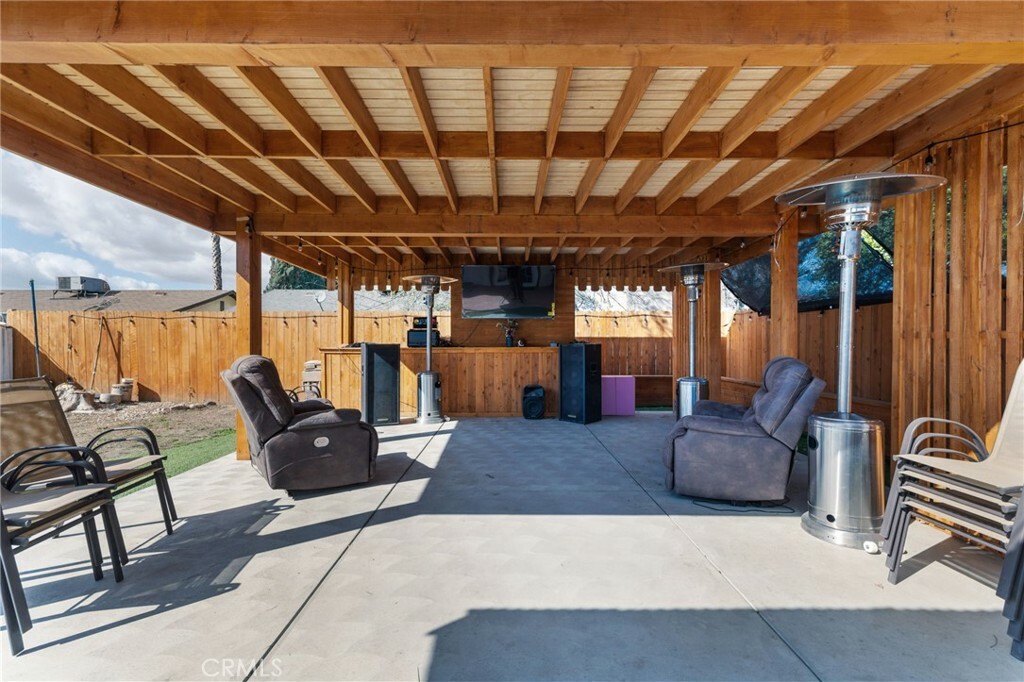 Property Photo: 2400 Miria Drive CA 93304