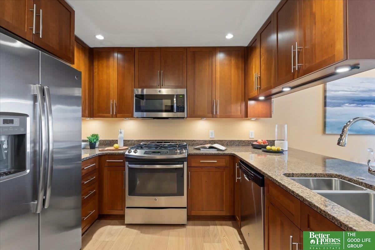 Property Photo: 3201 Dodge Court 5612 NE 68131